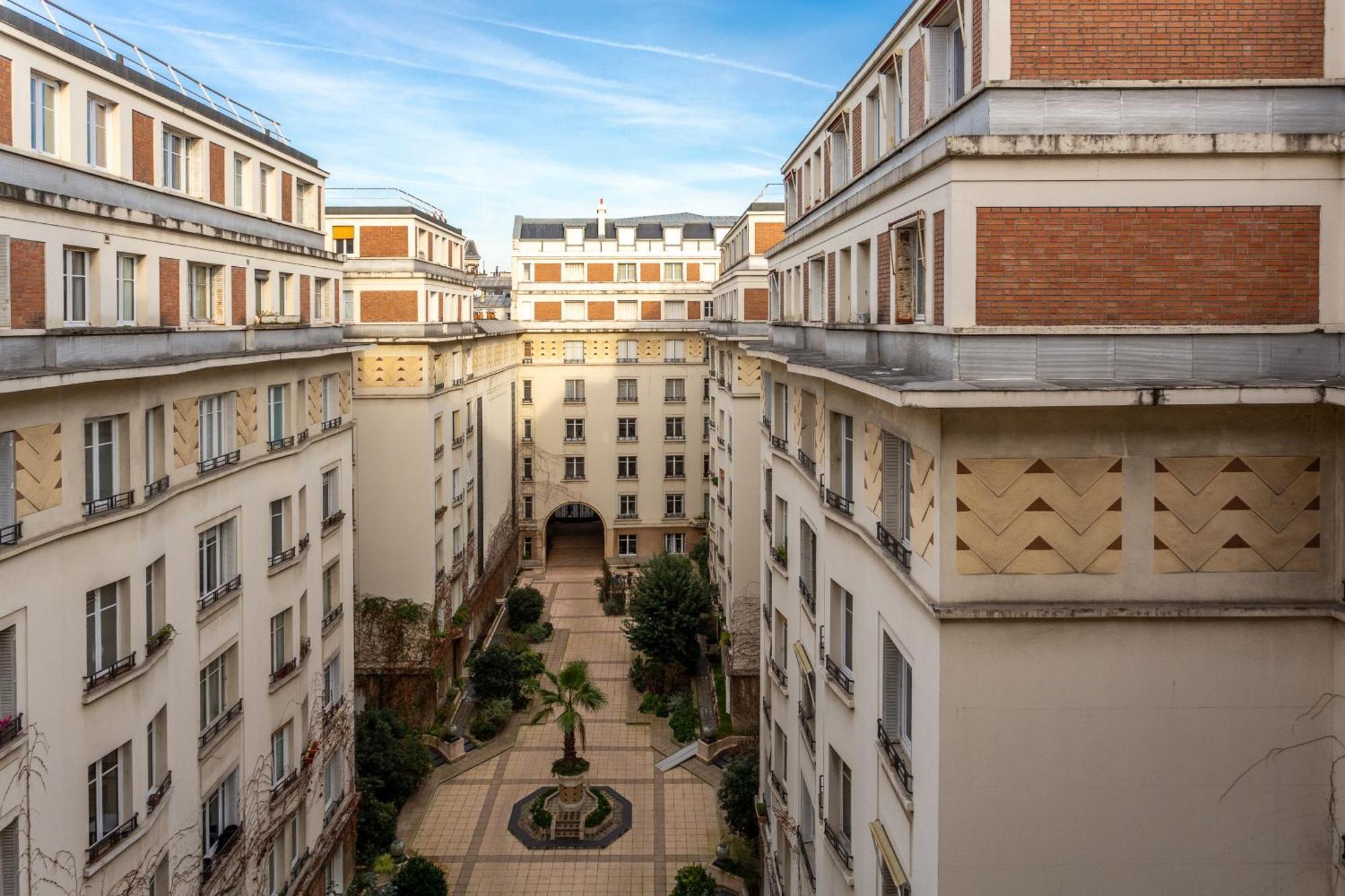 The Carla Suite Eiffel Tower View Paris Eksteriør bilde